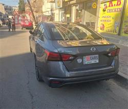 نيسان ألتيما